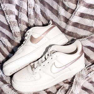 AF1